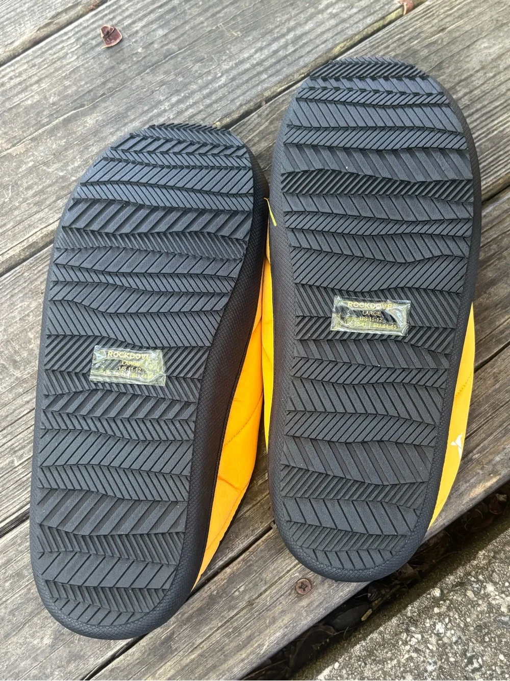 RockDove Men’s Trail-Therm Quilted Camp Slipper Yellow & Black Size L (11-12)